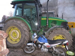 John Deere 5720