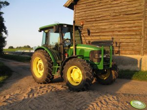 John Deere 5720