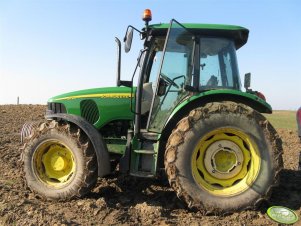 John Deere 5720