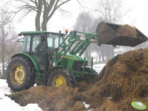 John Deere 5720