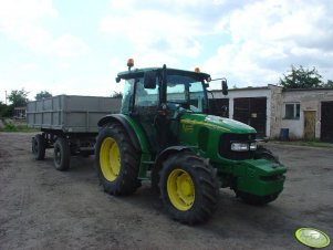 John Deere 5720