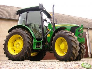 John Deere 5720