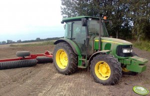 John Deere 5720