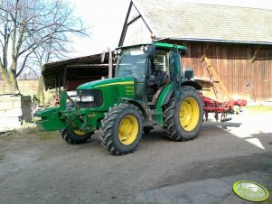 John Deere 5720