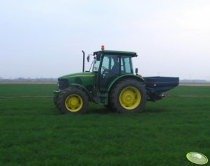 John Deere 5720