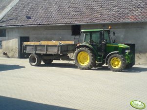 John Deere 5720