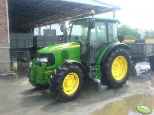 John Deere 5720