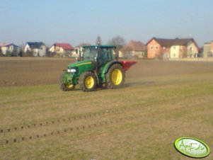 John Deere  5720