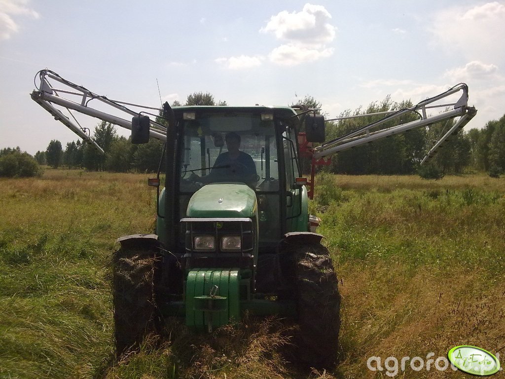 John Deere 5720