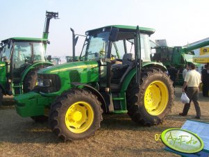 John Deere 5720