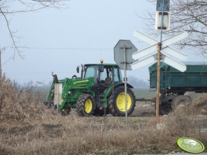 John Deere 5720