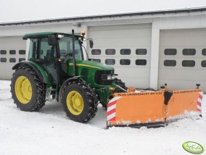 John Deere 5720