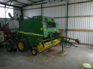 John Deere 578