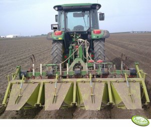 John Deere 5820 + Radła z obsypnikiem własnej konstrukcji