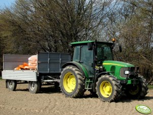 John Deere 5820 + Sanok d47A