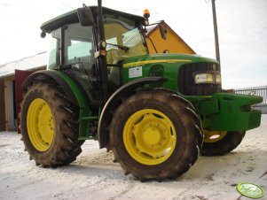 John Deere 5820