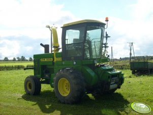 John Deere 5820