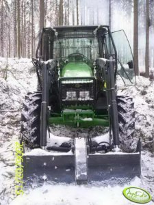 John Deere 5820