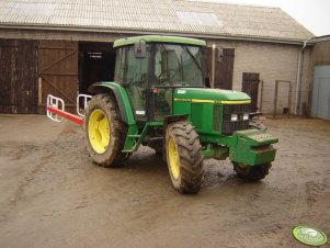 John Deere 6210