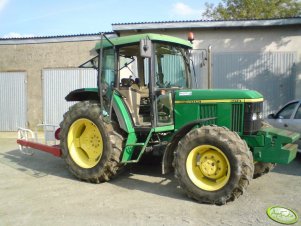 John Deere  6210