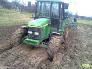 John Deere 6210