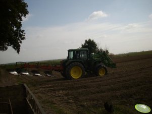 John Deere 6210