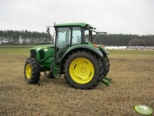 John Deere 6220