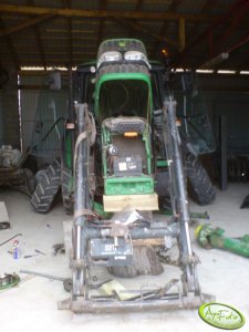 John Deere 6220