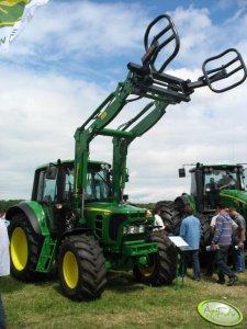 John Deere 6230