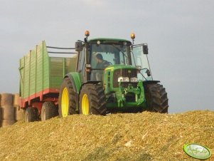 John Deere 6230