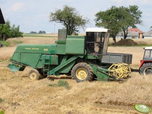 John Deere 630