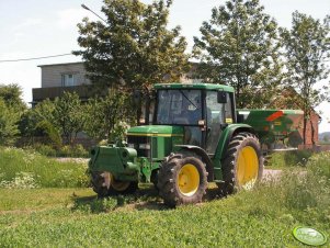 John Deere 6310