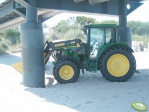 John Deere 6320