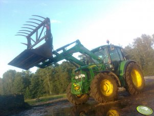 John Deere 6330