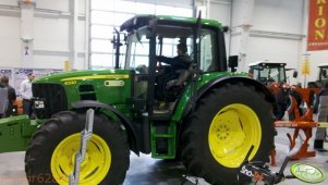 John Deere 6330