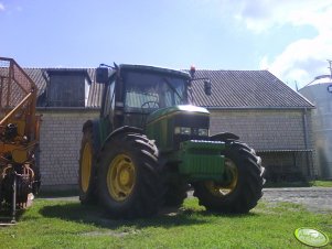 John Deere 6400