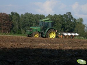 John Deere 6400