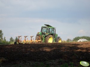 John Deere 6400