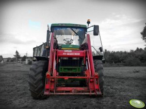 John Deere 6400