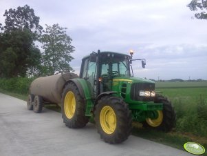 John Deere 6430 + beczkowóz 