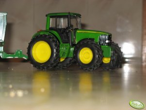 John Deere 6520