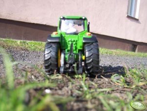 John Deere 6520