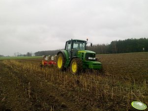 John Deere 6530