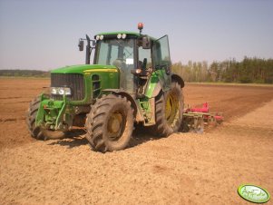 John Deere 6530