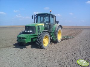 John Deere 6530