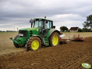 John Deere 6530