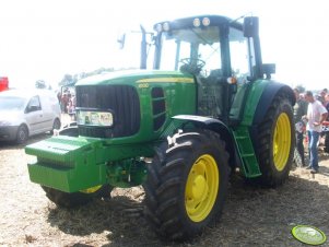 John Deere 6530