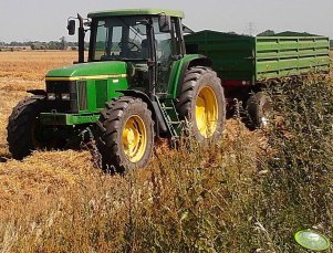 John Deere 6610