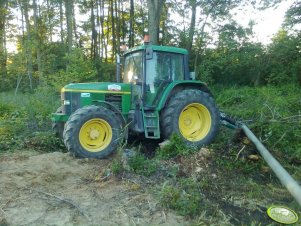 John Deere 6610