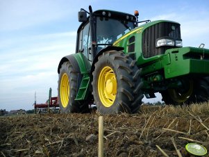 John Deere 6630